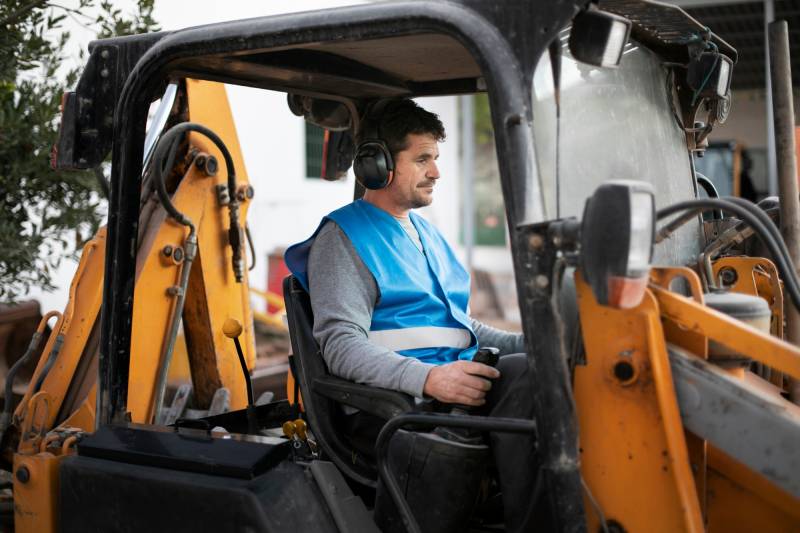 Formations CACES à Marseille 13 avec CDM Formation – Certifications R482, R484, R485, R486, R487 et R489